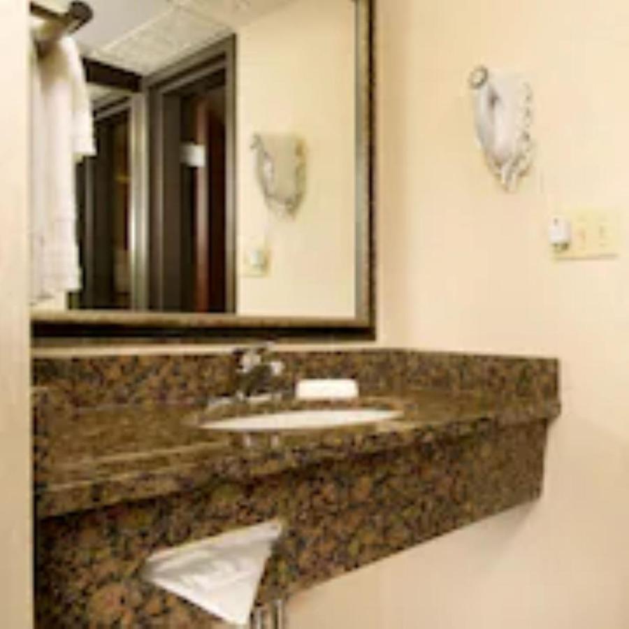 Hotel Lotus Kansas City 머리엄 외부 사진