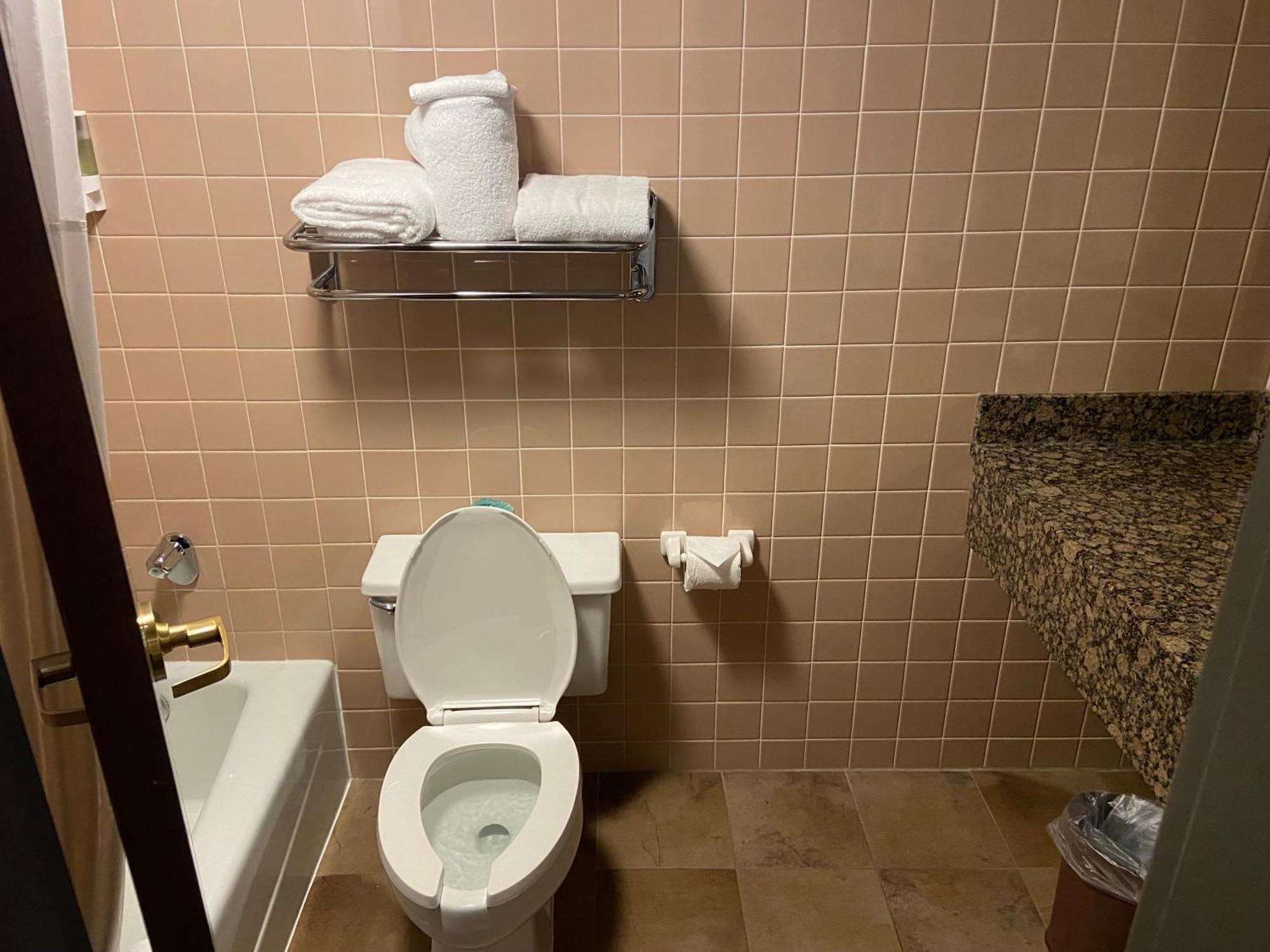 Hotel Lotus Kansas City 머리엄 외부 사진